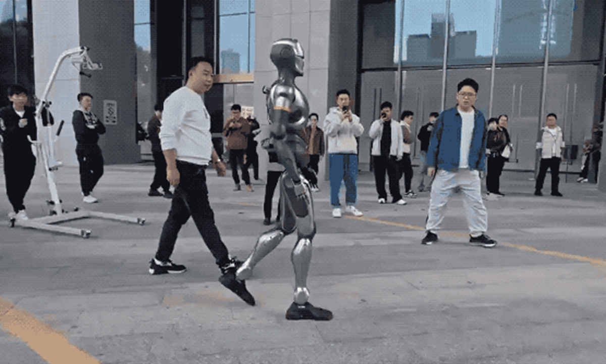 再度吸引了
