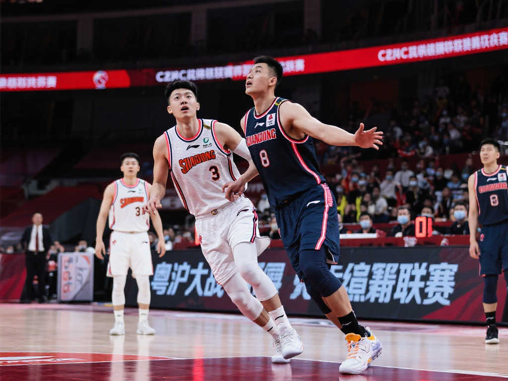 瓦兰丘纳斯